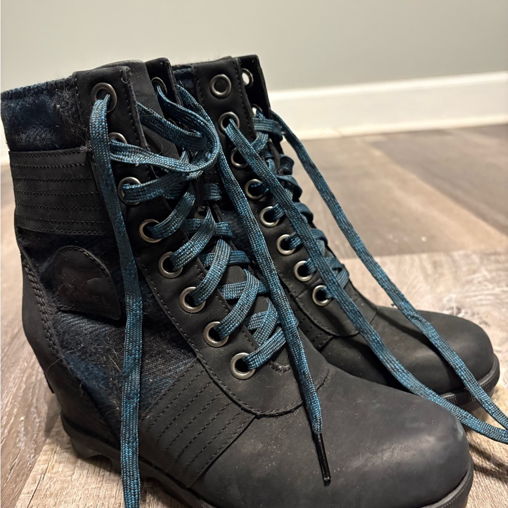 NWOT Sorel Joan of the Arctic Plaid WOMENS Boot